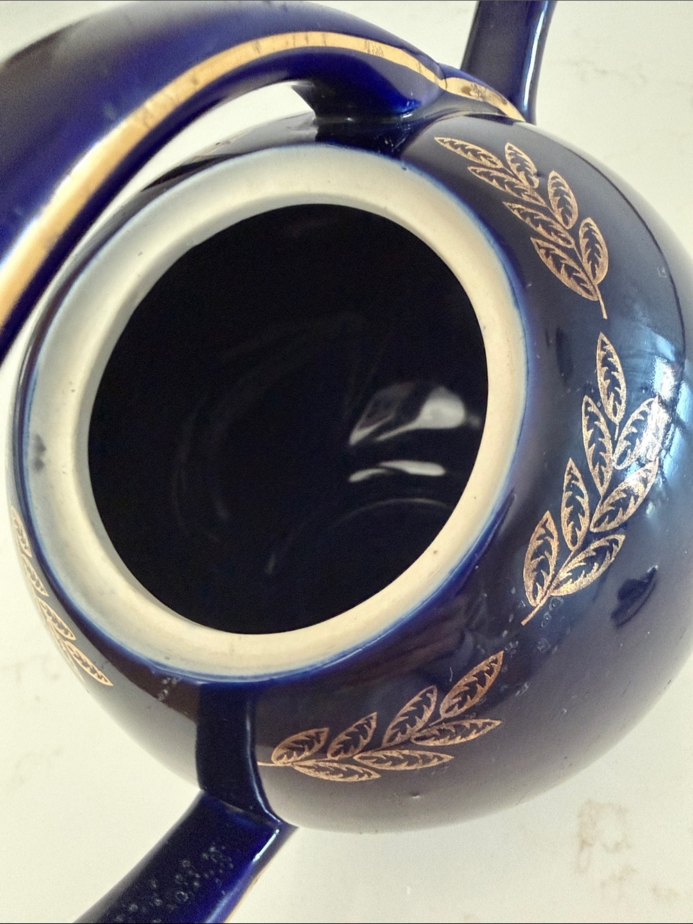 Vintage Hall Blue Ceramic Teapot with Gold Floral Accents, USA, 1930’s-1940’s - Picture 10 of 13